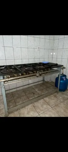 Vendo fogão industrial alta pressão 6 bocas + chapa integrada