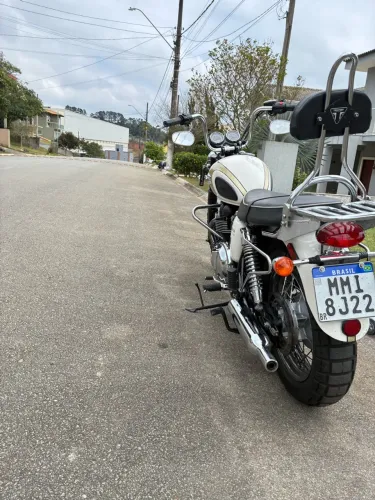 Triumph Bonneville T100 865cc 2013