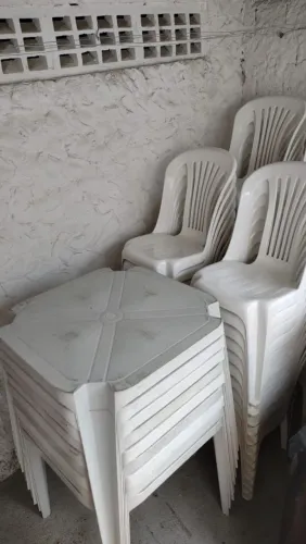 Aluguel de cadeiras mesas e pranchões para eventos 