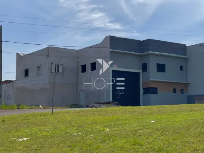 Barracão Comercial à Venda e Locação  238m²  Chácara Santa Maria  Cambé/PR
