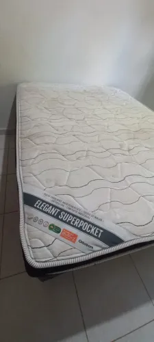 Cama ox casal com colchão, muito bom estado