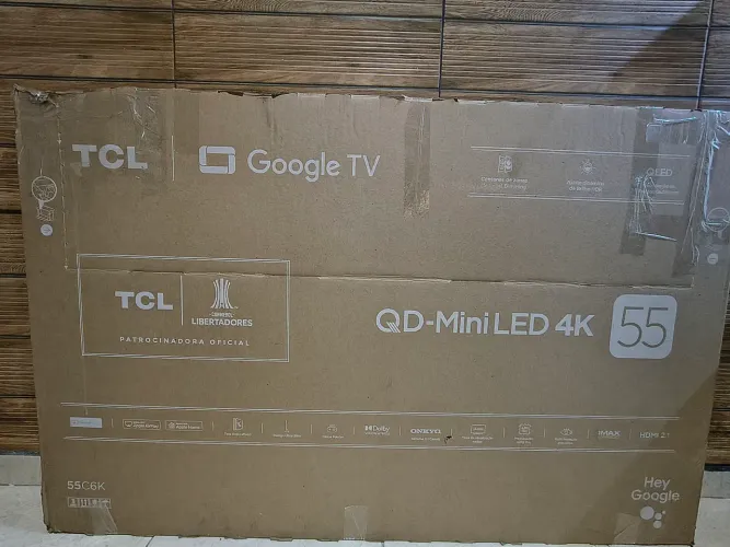 TCL C6K, vendo ou mando consertar. Nova na caixa, chegou com a tela quebrada.