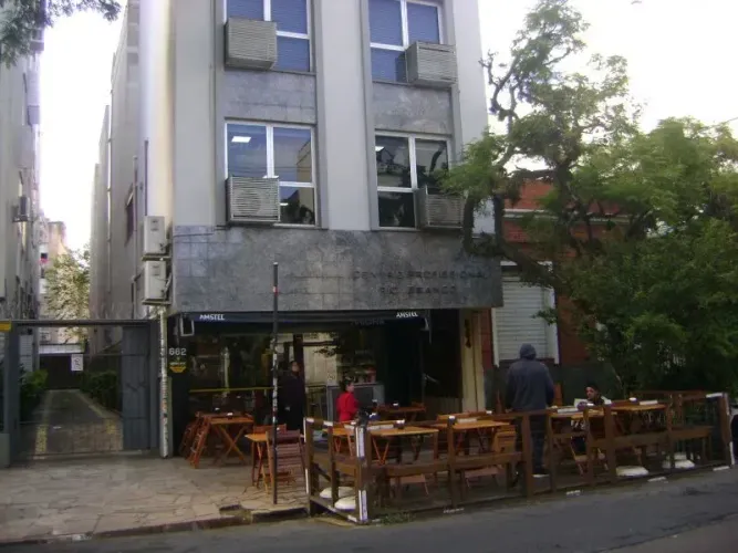 CONJUNTO COMERCIAL COM 29M2 NO BOM FIM