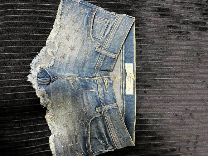 Short jeans curto marca Abercrombie