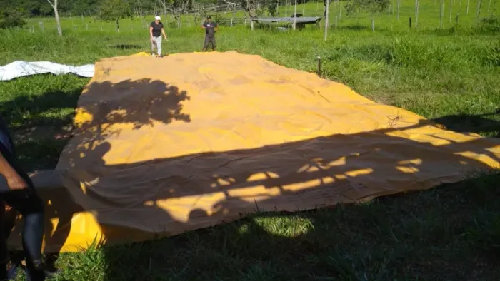 Lona de PVC Poliéster com Ilhós 15x5m