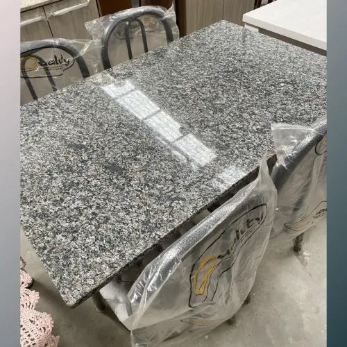 Mesa com 4 cadeiras - entregamos hoje