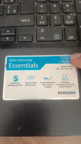 Notebook Samsung Essentials - Intel Core i3 