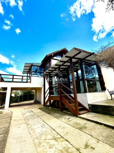 Casa com 3 Suítes para Locação no Campeche Próxima à Lagoa Pequena