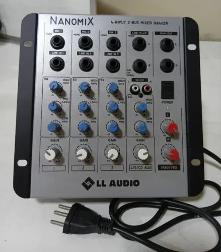 MESA DE SOM 4 CANAIS NOVO