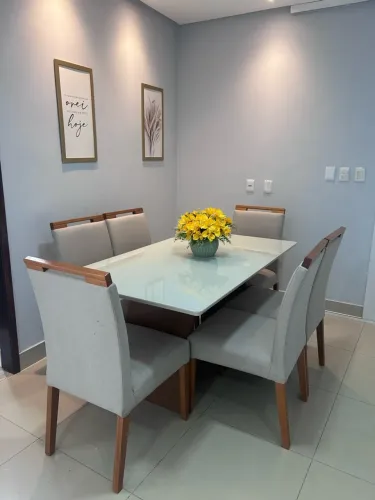 Mesa Larshop com 6 cadeira