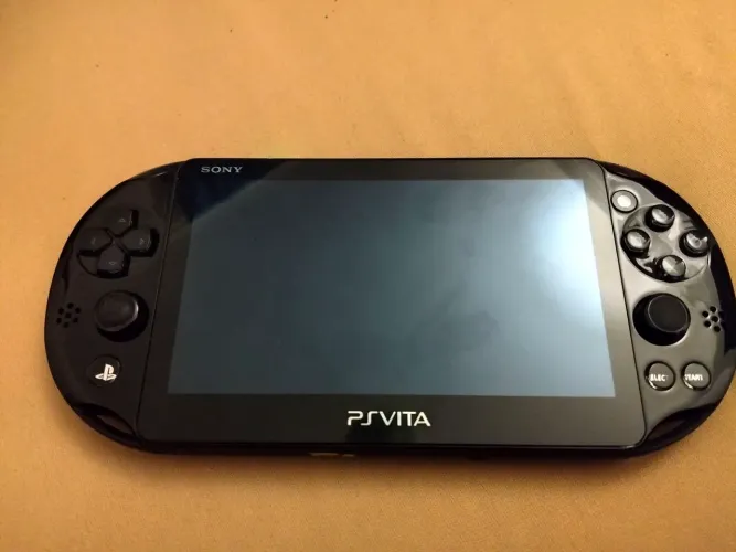 PLAYSTATION VITA SLIM 8GB (leia a descrição)