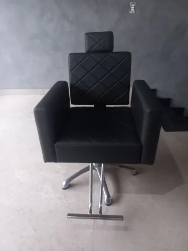 Cadeira Salão Couro Preta