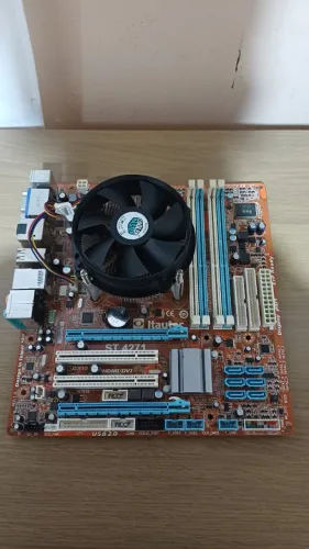Placa mãe Italtec com cooler e processador