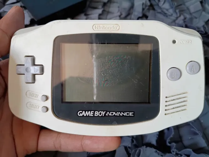 Game boy Advance White