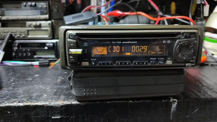 Rádio Pionner P 2050