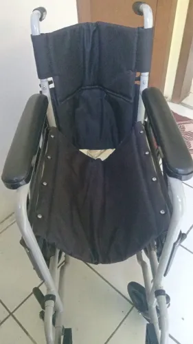 Cadeira de rodas e de banho 