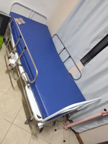 Cama +colchão+hospitalar+brinde colchão pneumático