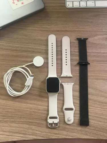 Apple Watch Series 9 com pulseiras - 41mm - Starlight