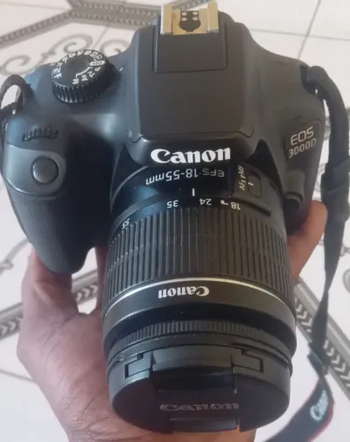Máquina fotográfica canon EOS3000D com altofoco/estabilizador
