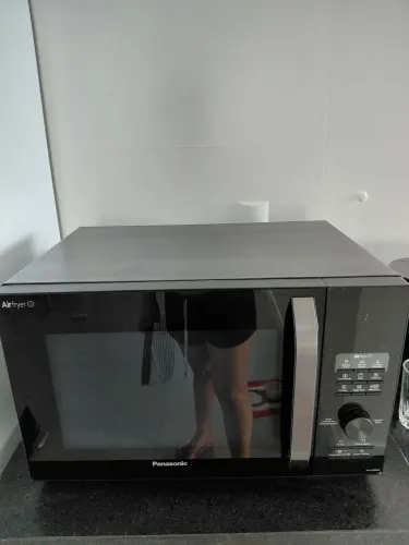 Micro-ondas e airfry juntos 30 litros marca Panasonic valor 750 reais não entrego