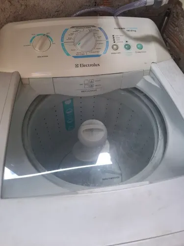 Maquina de lava funcionando