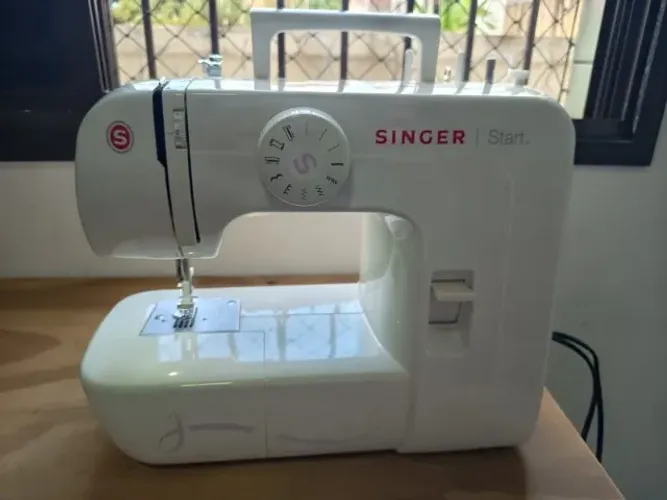 Máquina De Costura Singer Start 1306 Semi Nova - Pouquíssimo (Usado)