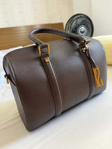 BOLSA BAÚ EM COURO SANTA LOLA