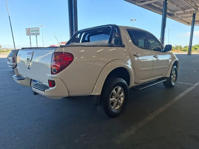 Mitsubishi L200 Triton HPE 3.2 CD TB Int.diesel AUT 2012