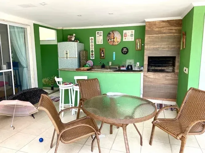 Casa padrão Brezinski em condominio fechado