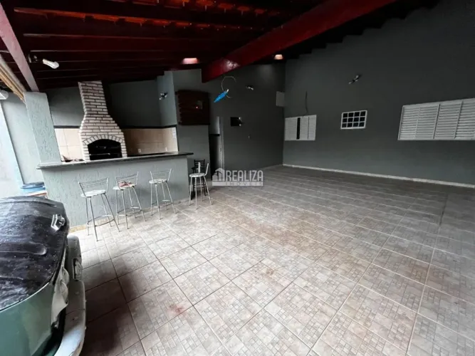 Casa com 3 Quarto(s) e 3 banheiro(s) para Alugar, 10 m² por R$ 3705 / Mês