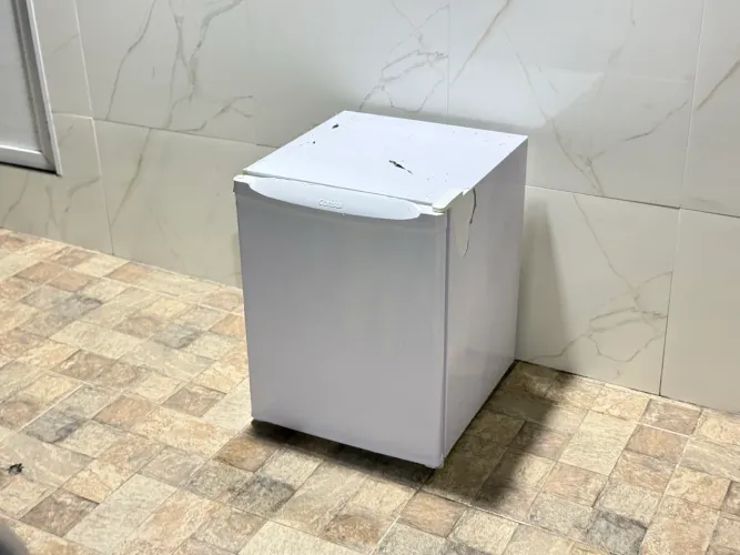 Frigobar Consul Compacto 80 Litros 