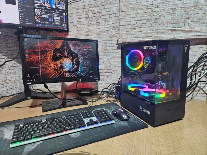 VENDO/TROCO PC GAMER I7 3770/ 12GB RAM/RX550 4GB RAM/ SSD120+500HD + WIF