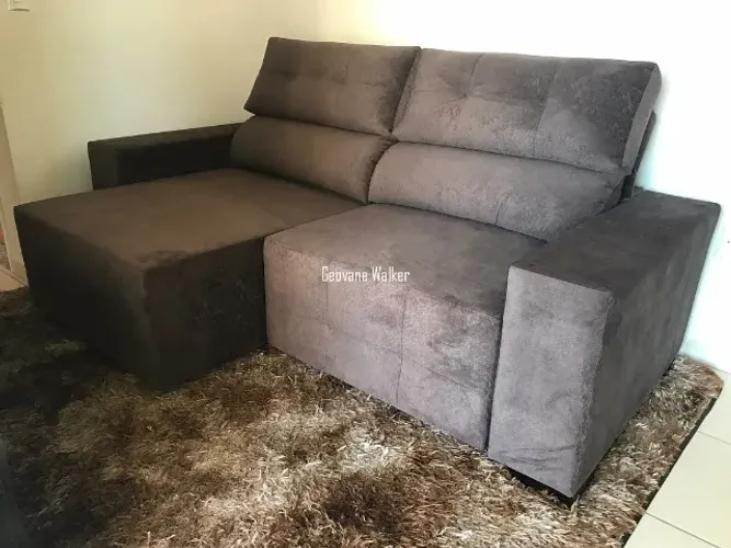 Sofás de alto padrão que unem conforto, sofisticação e design moderno.