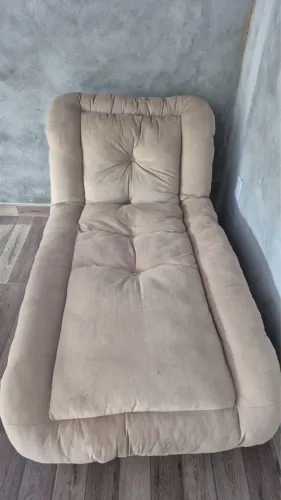Sofá com chaise