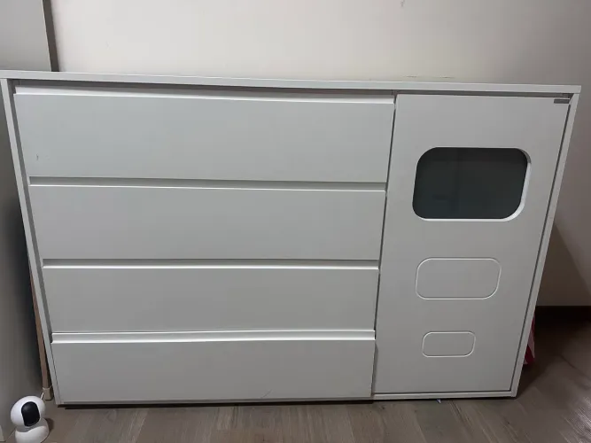 Cômoda 4 gavetas e 1 porta