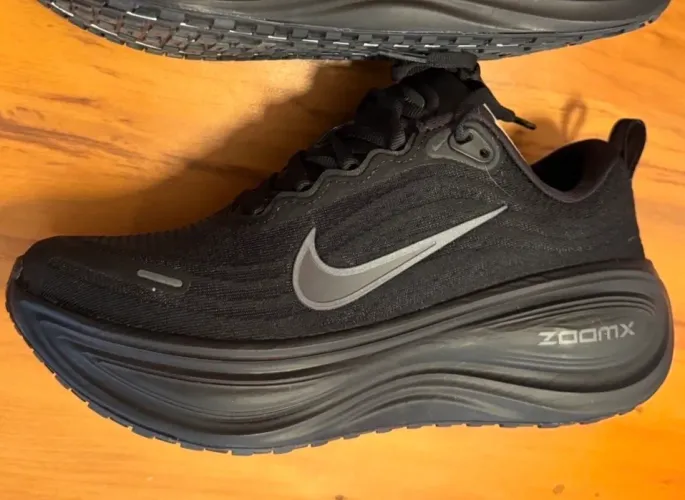 Tênis NIKE Vomero Plus ZoomX 37 Preto Tênis de Corrida Feminino