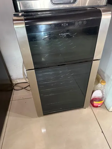 Adega de vinhos Electrolux inox - 2 portas 