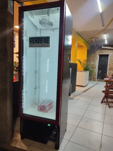 Freezer expositora 489 litros top 2.000 reais aceito proposta e divido em cartão