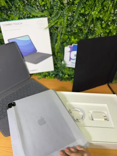 iPad Pro (6° geração) Wi-Fi M2 A2436 12.9 256GB Space gray Completo