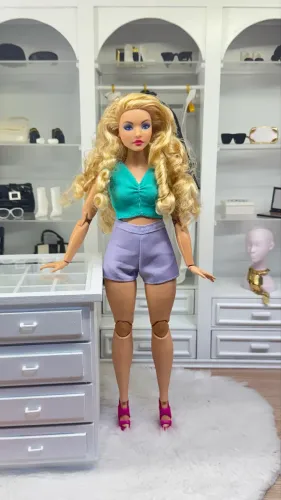 Barbie Signature Looks 16