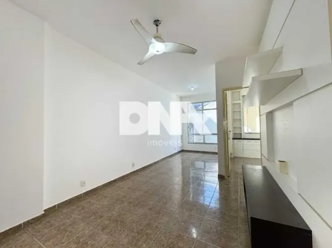 Apartamento : / Residencial / Catete