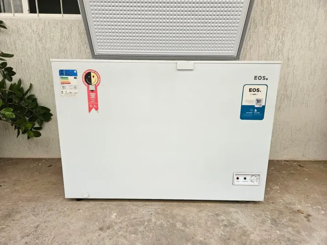 Frezzer EOS semi novo 282 Litros