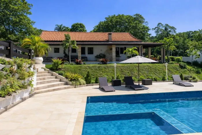 Chácara para Final de Semana ? Piscina, Churrasqueira e Descanso