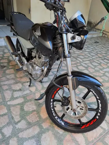 Vendo titan 150 Sport toda em dias