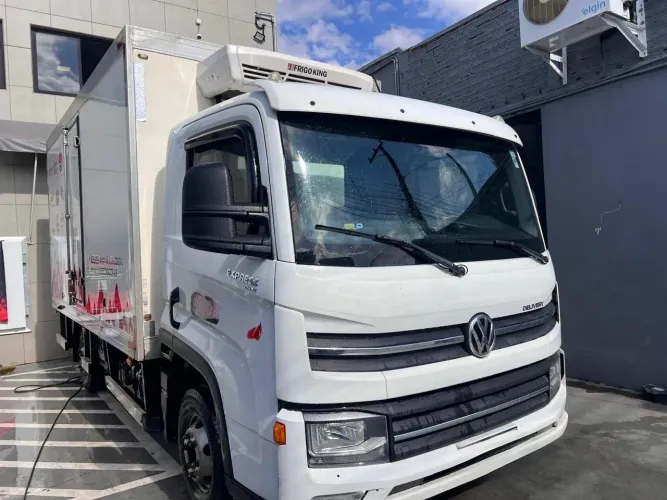 Volkswagen Delivery Express + 3.0 16V 2P TB Diesel 2023
