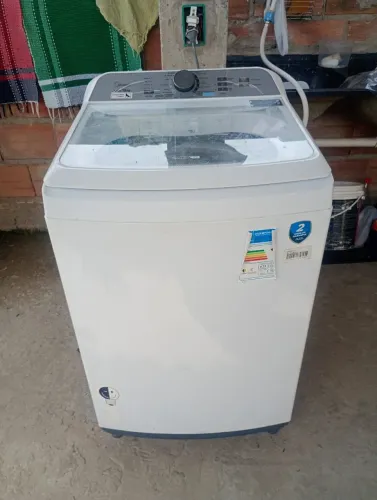vende-se uma máquina de lavar roupa Midea 13kl t