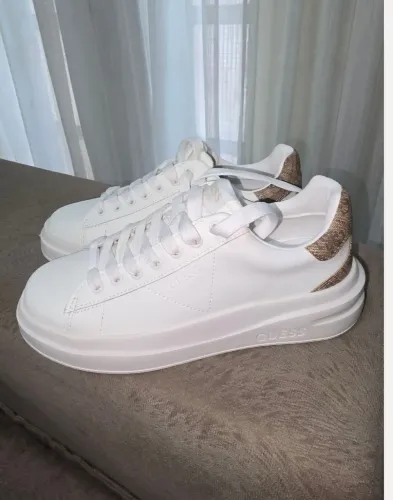 Tênis Branco Guess Original 