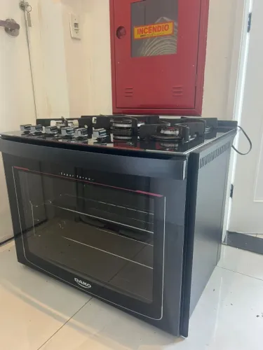Fogão preto 5 bocas Dako turbocook usado com pequenos defeitos