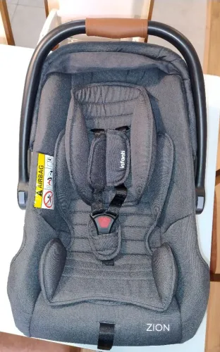 Bebê conforto Zion Infanti