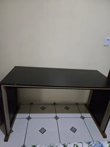 Mesa preta perfeito estado
